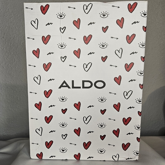 Special Limited Edition White, Black and Red Aldo Heart Pumps! - Picture 7 of 9